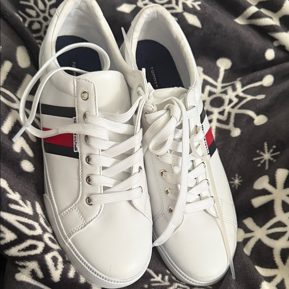 ONE/SIZE White Sneakers with Red and Black Stripes
